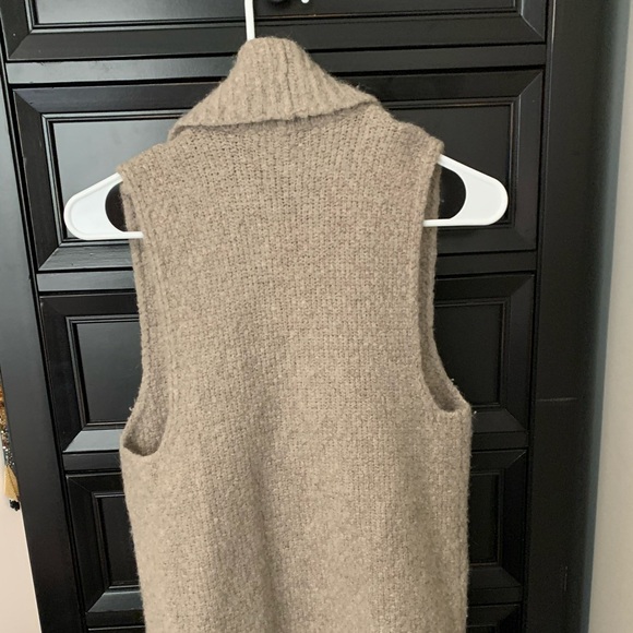 Sweater vest - Picture 2 of 2